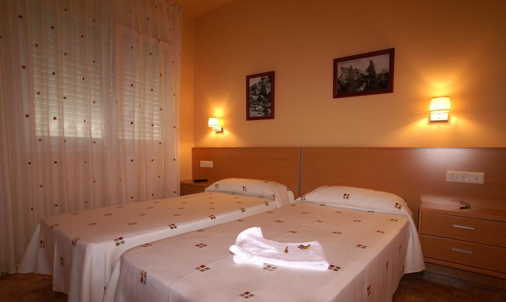 Hotel Mont-Roig Екстериор снимка