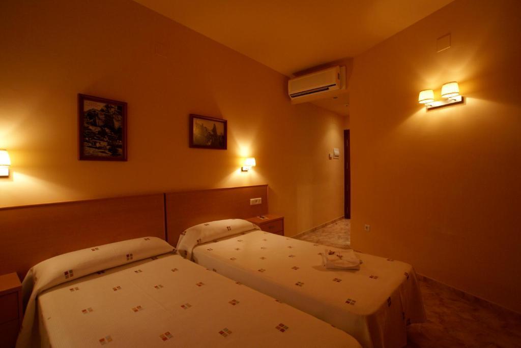 Hotel Mont-Roig Екстериор снимка