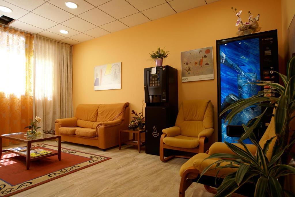 Hotel Mont-Roig Екстериор снимка